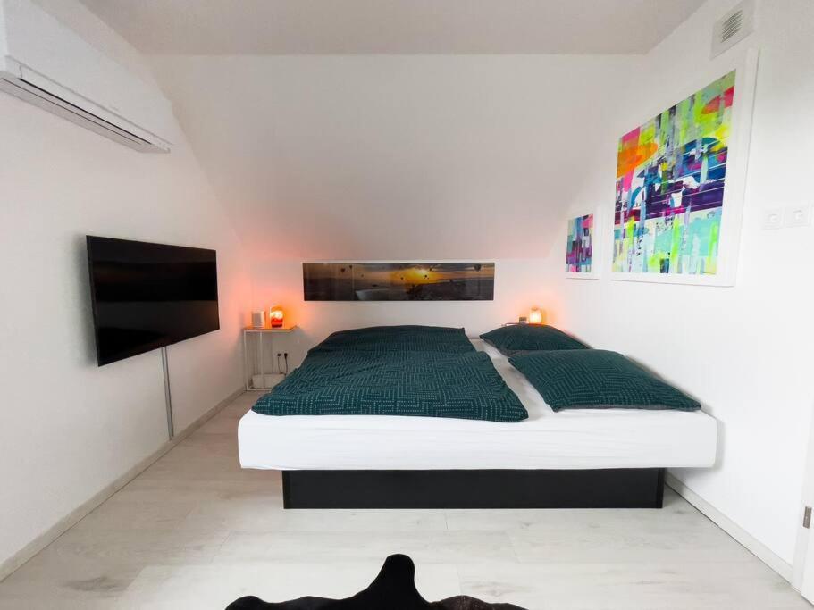 נידרקאסל Villa Dreamy Vibes Mit Privatem Pool & Rheinblick מראה חיצוני תמונה